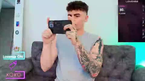 Snapshot of kev_zapata chatting on February 21, 5:42 pm KEV online show from February 21, 5:42 pm