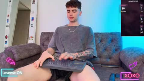 Snapshot of kev_zapata chatting on March 11, 5:46 pm KEV online show from March 11, 5:46 pm