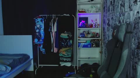 Kevin online show from February 3, 2:03 am