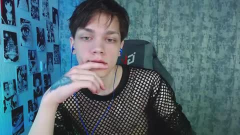 Kevin online show from October 15, 4:34 am