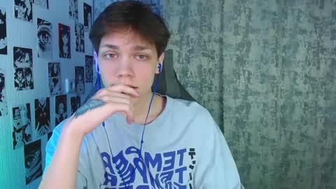 Kevin online show from October 17, 4:04 am