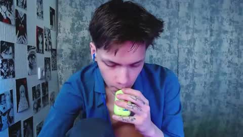 Kevin online show from November 20, 5:07 am