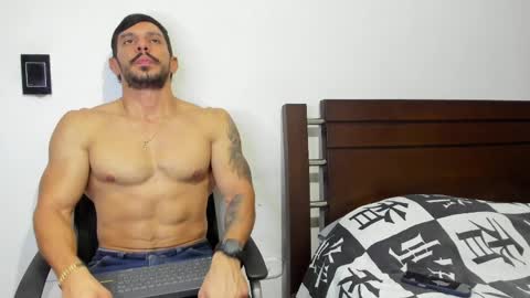 kevin_malone22 online show from April 1, 2:12 am