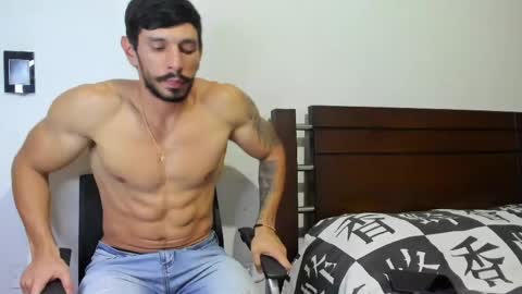 kevin_malone22 online show from April 23, 2:24 am