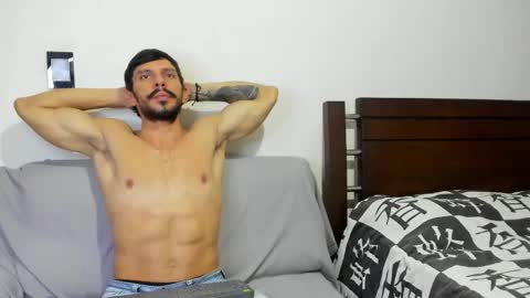 kevin_malone22 online show from April 29, 2:37 am