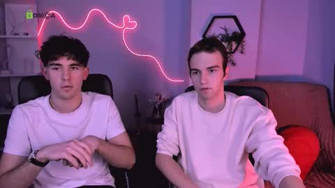 Snapshot of kevin_nix_ chatting on February 2, 1:32 pm kevin_nix_ online show from February 2, 1:32 pm