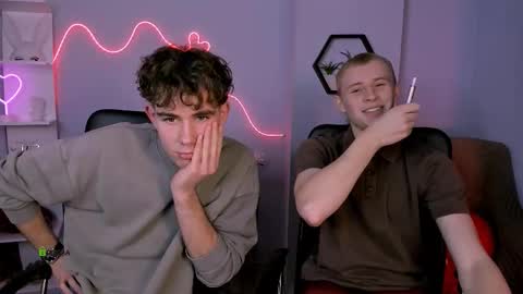 Snapshot of kevin_nix_ chatting on February 3, 2:00 pm kevin_nix_ online show from February 3, 2:00 pm