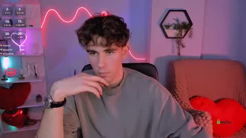 Snapshot of kevin_nix_ chatting on February 6, 8:12 pm kevin_nix_ online show from February 6, 8:12 pm