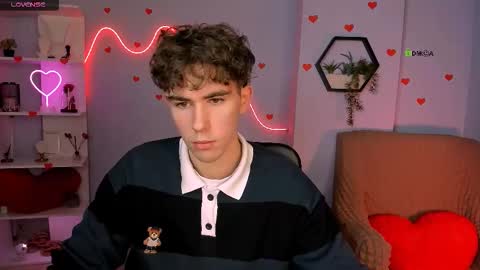 Snapshot of kevin_nix_ chatting on February 10, 6:39 am kevin_nix_ online show from February 10, 6:39 am