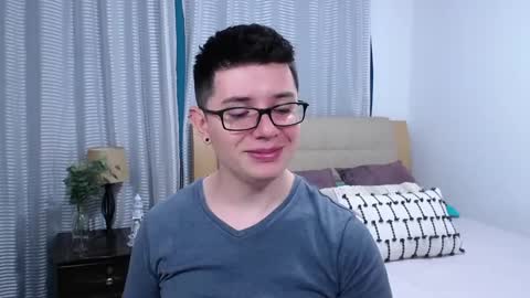 Kevin online show from April 4, 8:39 pm