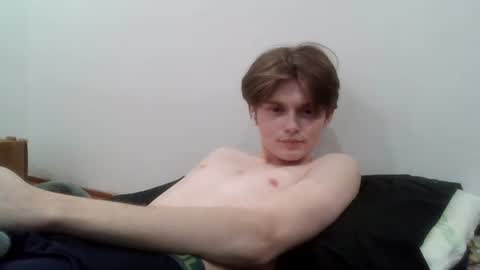 Snapshot of kevinmycroft chatting on December 21, 8:27 pm kevinmycroft online show from December 21, 8:27 pm