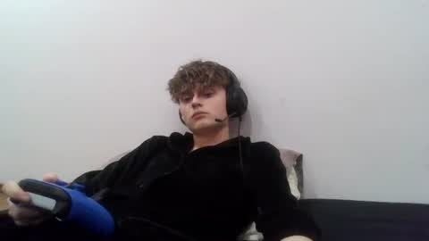 Snapshot of kevinmycroft chatting on January 13, 12:05 am kevinmycroft online show from January 13, 12:05 am