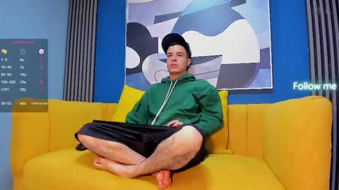 Snapshot of kevinn_blue chatting on October 2, 11:45 pm Sexy Hot Kevin online show from October 2, 11:45 pm