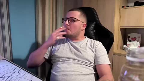 Kevinn online show from October 17, 8:33 pm