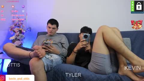 kevin and ottis online show from January 12, 10:37 pm