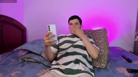 kevin and ottis online show from April 18, 2:59 am