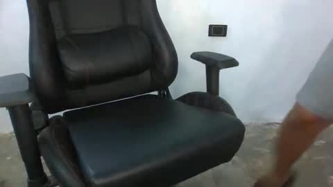 kevis410977 online show from March 20, 4:34 pm