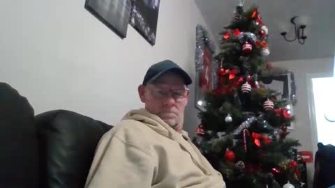 Snapshot of kevlooking4sez chatting on December 31, 12:43 am kevlooking4sez online show from December 31, 12:43 am