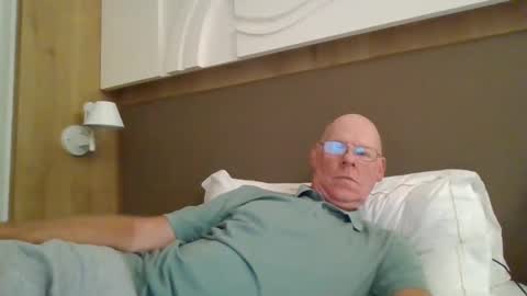 Snapshot of kevlooking4sez chatting on October 14, 5:47 pm kevlooking4sez online show from October 14, 5:47 pm