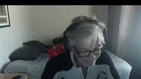 Snapshot of kevwestunder9696 chatting on November 1, 9:00 am kevwestunder9696 online show from November 1, 9:00 am