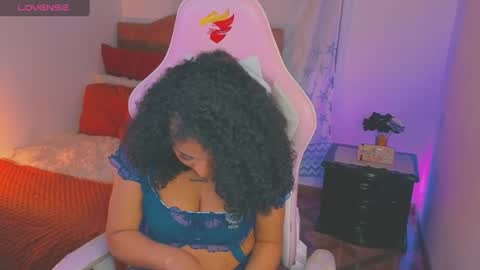 Snapshot of keyla_roberts_ chatting on July 18, 10:19 am Adhara. Help me reach 100 likes online show from July 18, 10:19 am