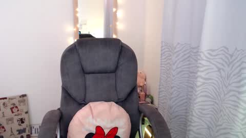 Snapshot of khal_girl chatting on February 6, 1:32 pm Liss online show from February 6, 1:32 pm