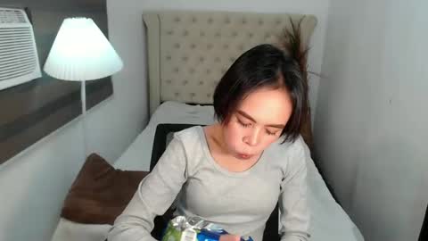 Snapshot of khalifa_foxxx chatting on March 12, 12:04 pm khalifa foxxx online show from March 12, 12:04 pm