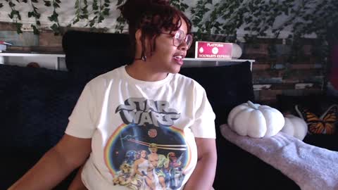 Snapshot of khayaparker chatting on December 2, 8:44 pm Khaya online show from December 2, 8:44 pm