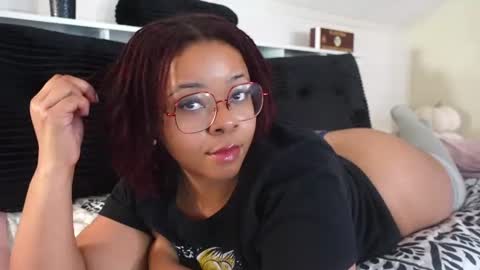 Khaya online show from November 10, 7:46 pm