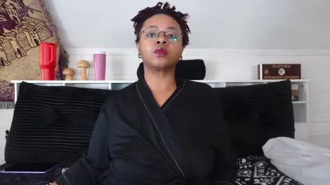 Khaya online show from December 19, 9:00 pm