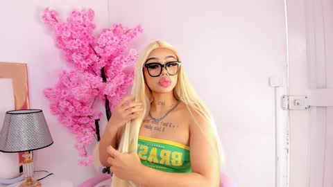 Khelany Isyy  online show from January 22, 9:32 pm