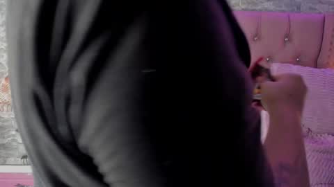 Khelany Isyy  online show from October 22, 1:55 pm