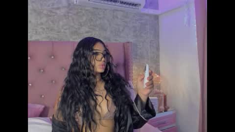 Snapshot of khelany_isyy chatting on February 10, 4:33 pm Khelany Isyy online show from February 10, 4:33 pm