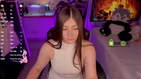 Snapshot of khionebesset chatting on December 12, 8:03 am Khi. online show from December 12, 8:03 am