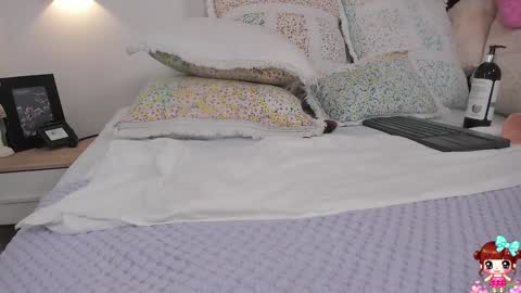 Snapshot of khloe_cutee chatting on December 24, 11:44 pm Khloe Cute online show from December 24, 11:44 pm