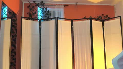 Khloe online show from October 14, 1:12 pm