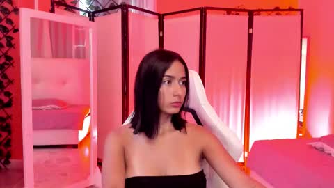 Khloe online show from December 20, 1:51 pm