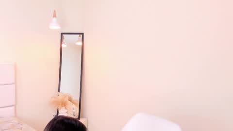 Khloe online show from March 9, 12:53 pm