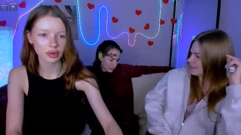 khloebeauty online show from February 25, 8:18 pm