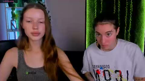 Snapshot of khloebeauty chatting on July 14, 5:45 am khloebeauty online show from July 14, 5:45 am