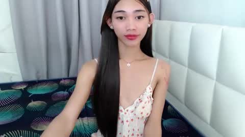 Snapshot of khloedoll_ chatting on February 28, 12:06 pm khloe online show from February 28, 12:06 pm