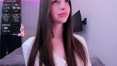 Snapshot of khloeyourangel chatting on September 26, 7:40 pm Khloe online show from September 26, 7:40 pm