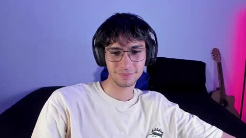 khozler_ online show from February 13, 2:34 am