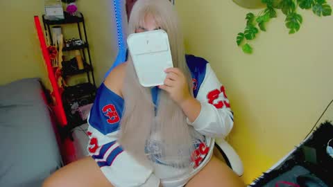 kiacum4u online show from April 8, 10:43 pm