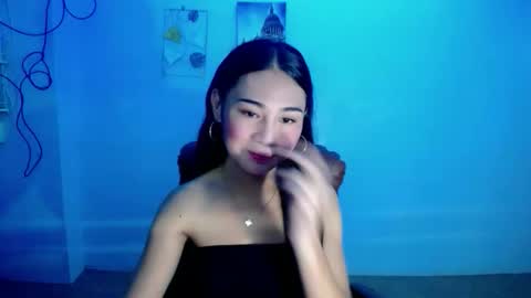Snapshot of kiana4uxoxo chatting on November 17, 10:43 am Kiana online show from November 17, 10:43 am