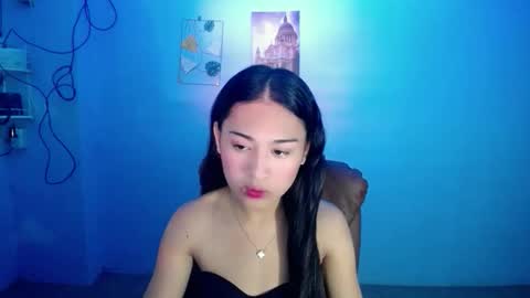 Snapshot of kiana4uxoxo chatting on December 4, 4:22 am Kiana online show from December 4, 4:22 am
