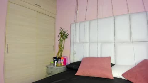    N         M online show from September 10, 11:32 am