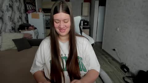 Snapshot of kianna_dior_ chatting on November 22, 4:33 am kianna_dior_ online show from November 22, 4:33 am