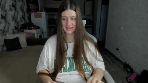 Snapshot of kianna_dior_ chatting on November 23, 10:04 am kianna_dior_ online show from November 23, 10:04 am