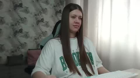 kianna_dior_ online show from March 29, 9:31 am